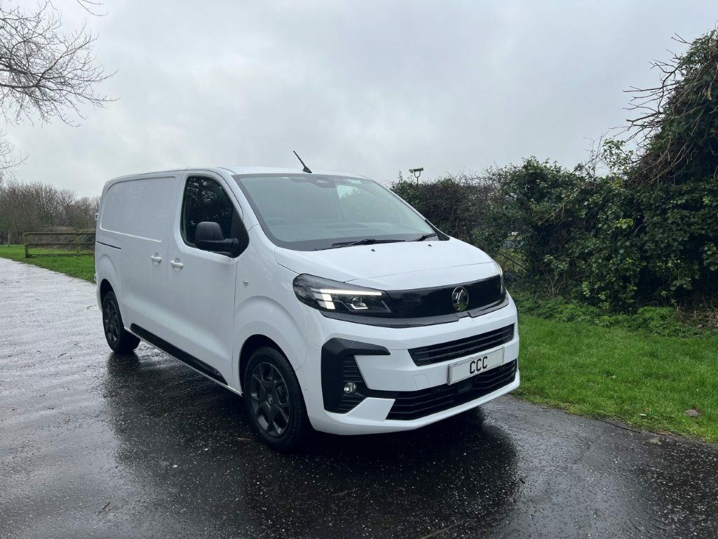 Vauxhall Vivaro 2.0 Td Pro 145 Swb White