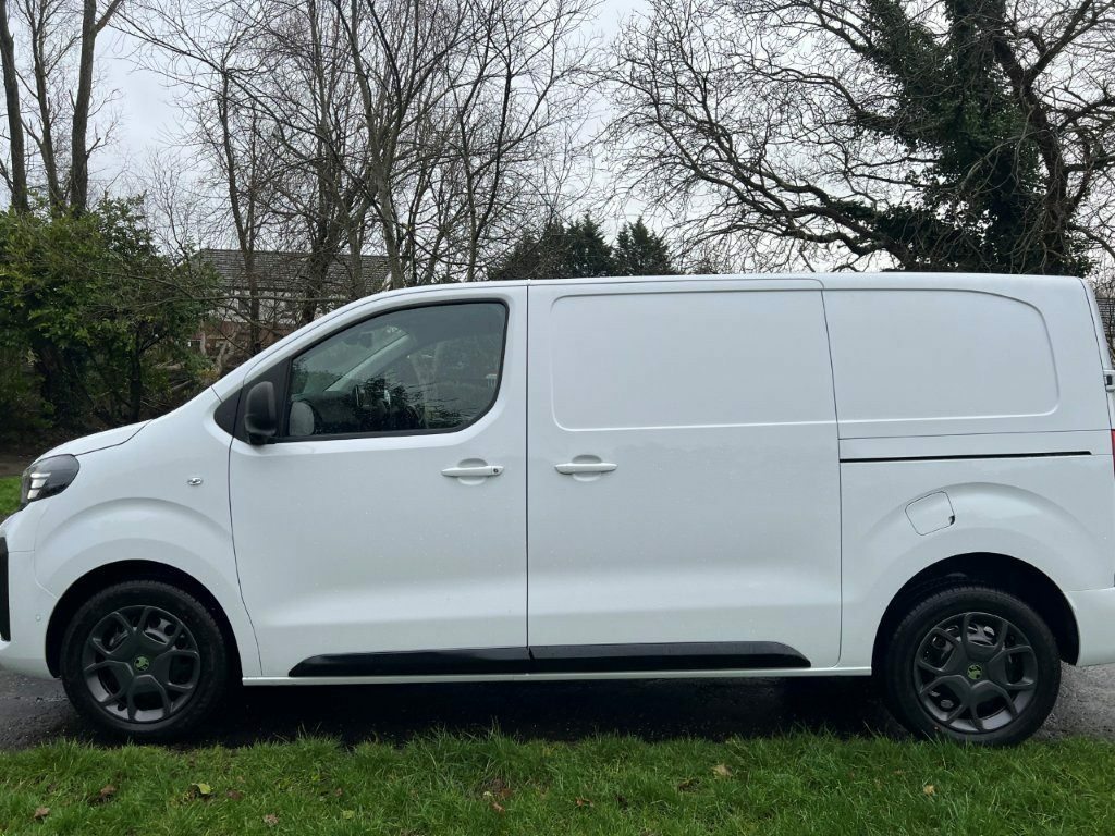 Vauxhall Vivaro 2.0 Td Pro 145 Swb White #6