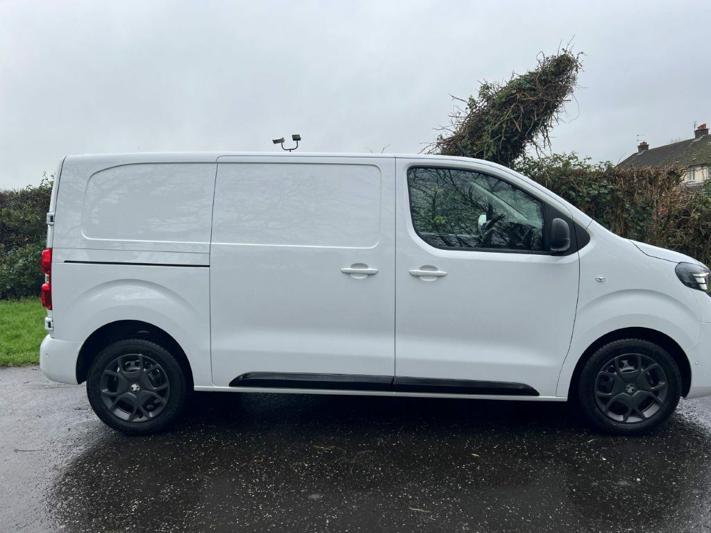 Vauxhall Vivaro 2.0 Td Pro 145 Swb White #2