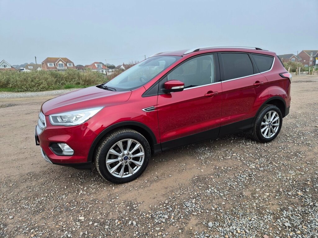 Ford Kuga Titanium Edition Red #4