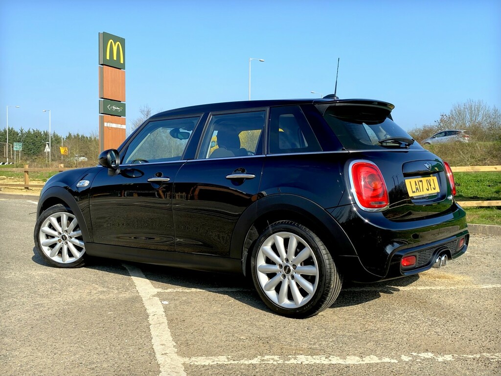 Mini Hatch 2.0 Cooper S 5-Door - Chili Pack - 48 900 Miles - Black #6