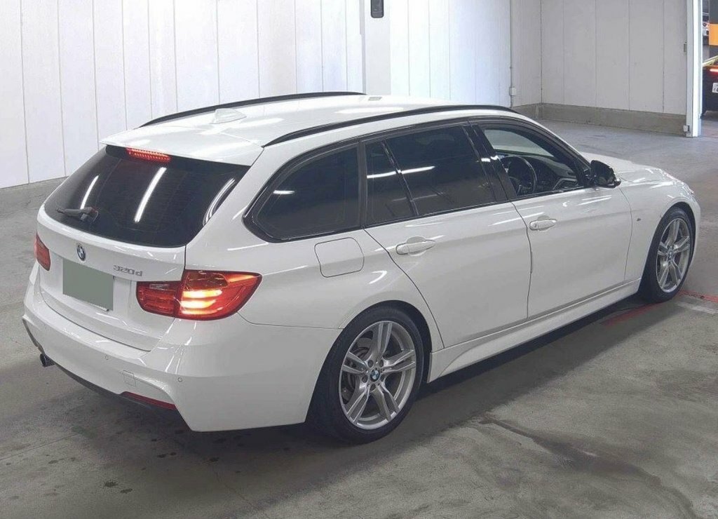 BMW 3 Series 2L M Sport White #4
