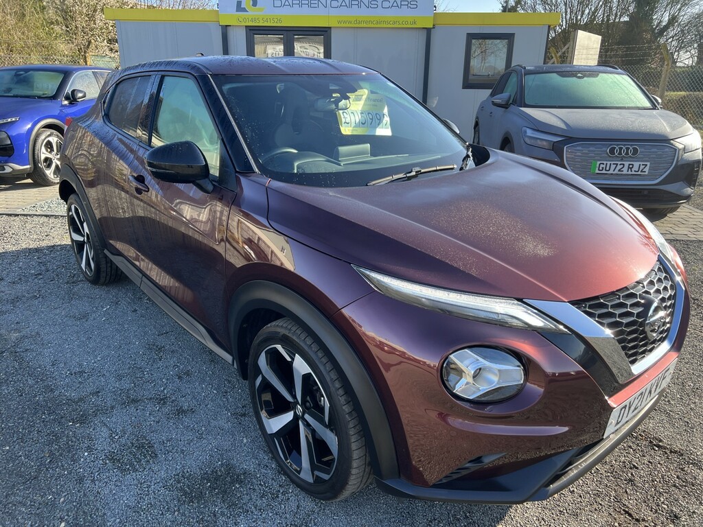 Nissan Juke 1.0 Dig-t Tekna Red