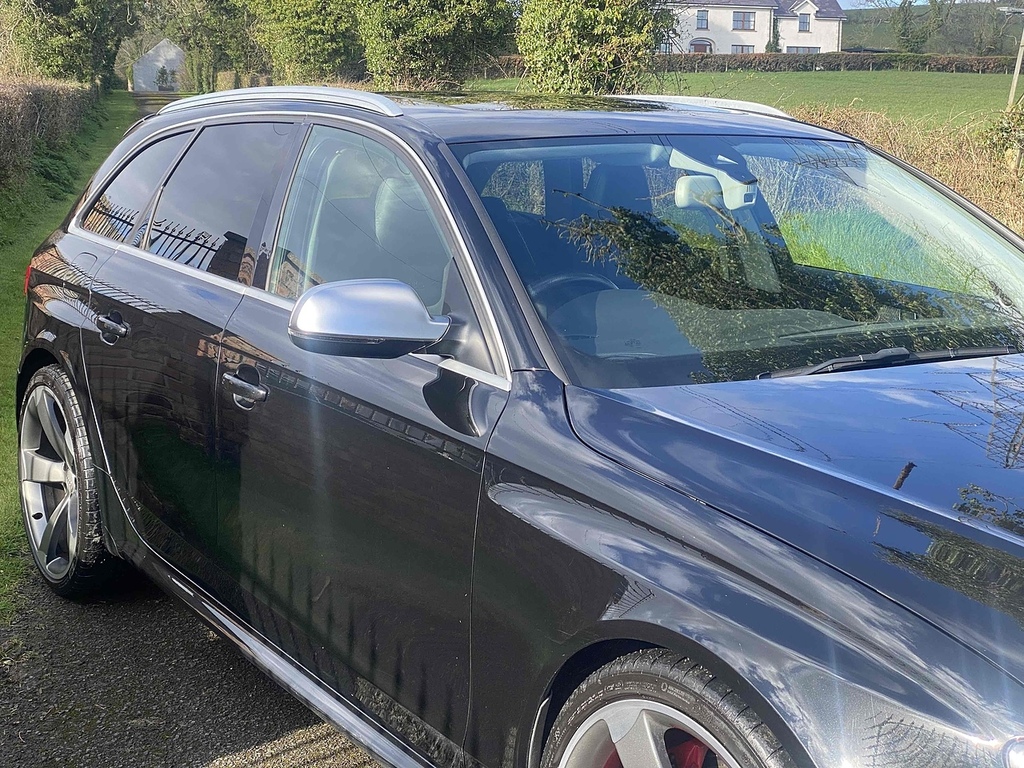 Audi RS4 Avant Fsi V8 Black #5