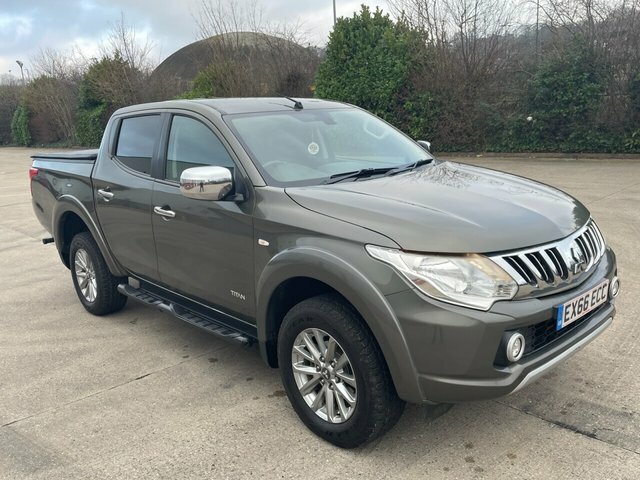 Mitsubishi L200 Di-d Dc Titan Pickup Green