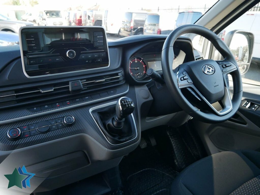 Maxus Deliver 9 2L 2.0L 145 Bhp White #2