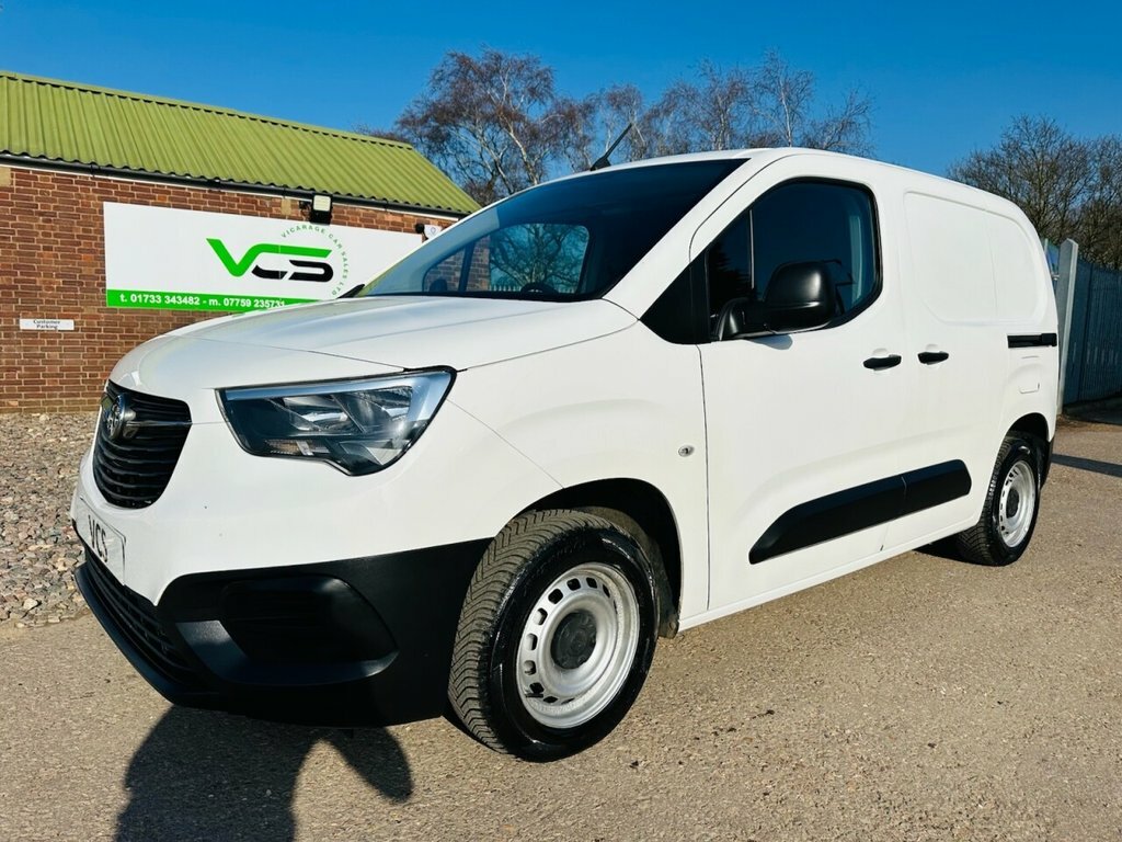 Vauxhall Combo 1.5L Edition White #4