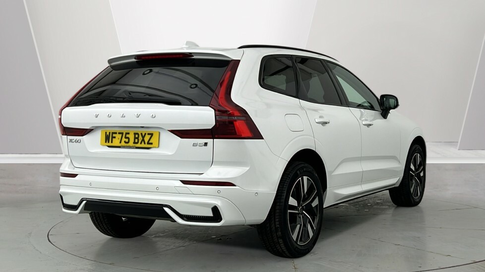 Volvo XC60 Plus White #2