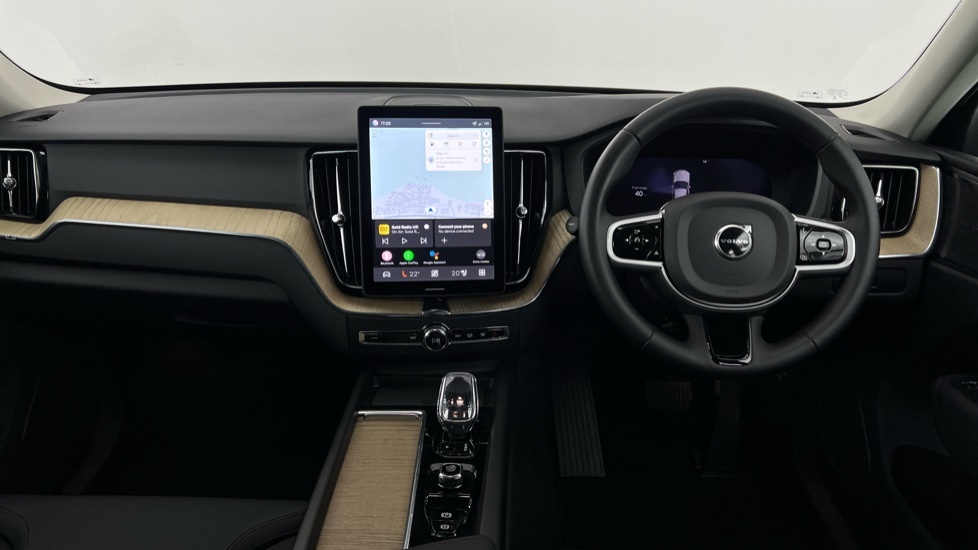 Volvo XC60 Plus White #5