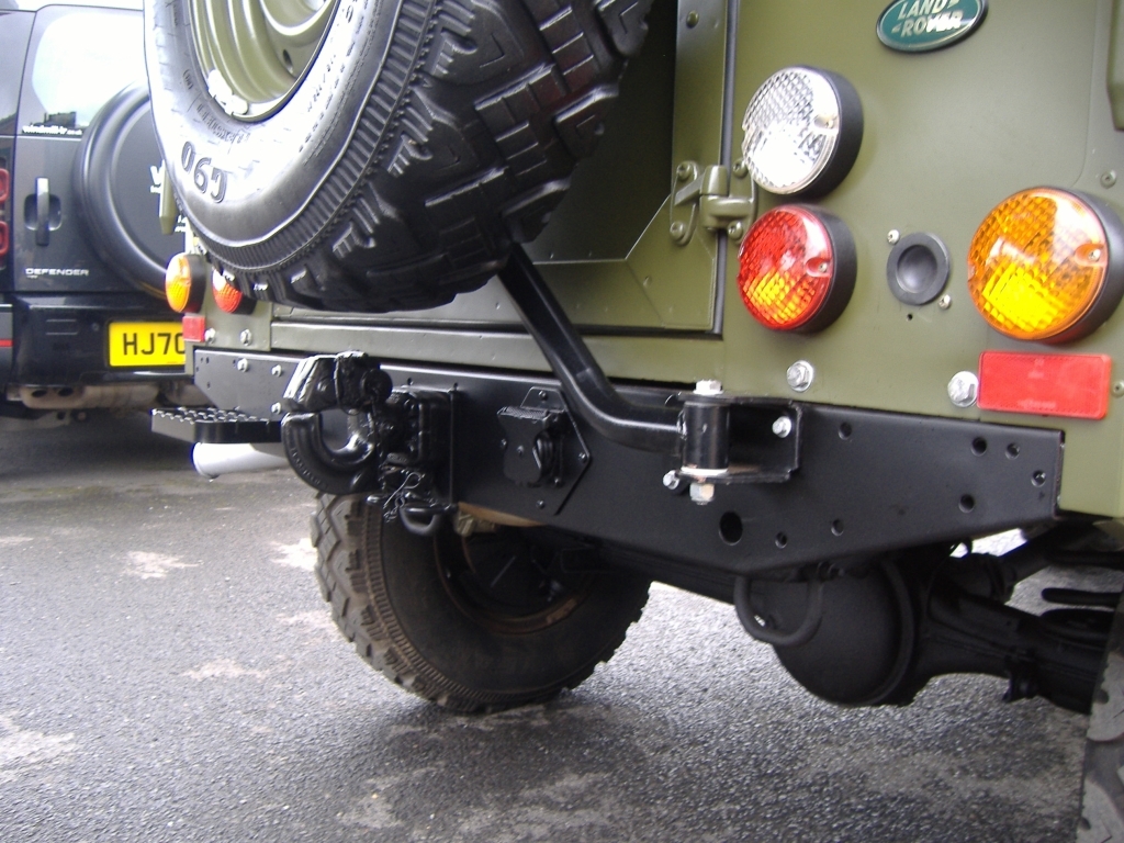 Land Rover Defender 90 2.5 90 Ht Tdi 111 Bhp Green #13