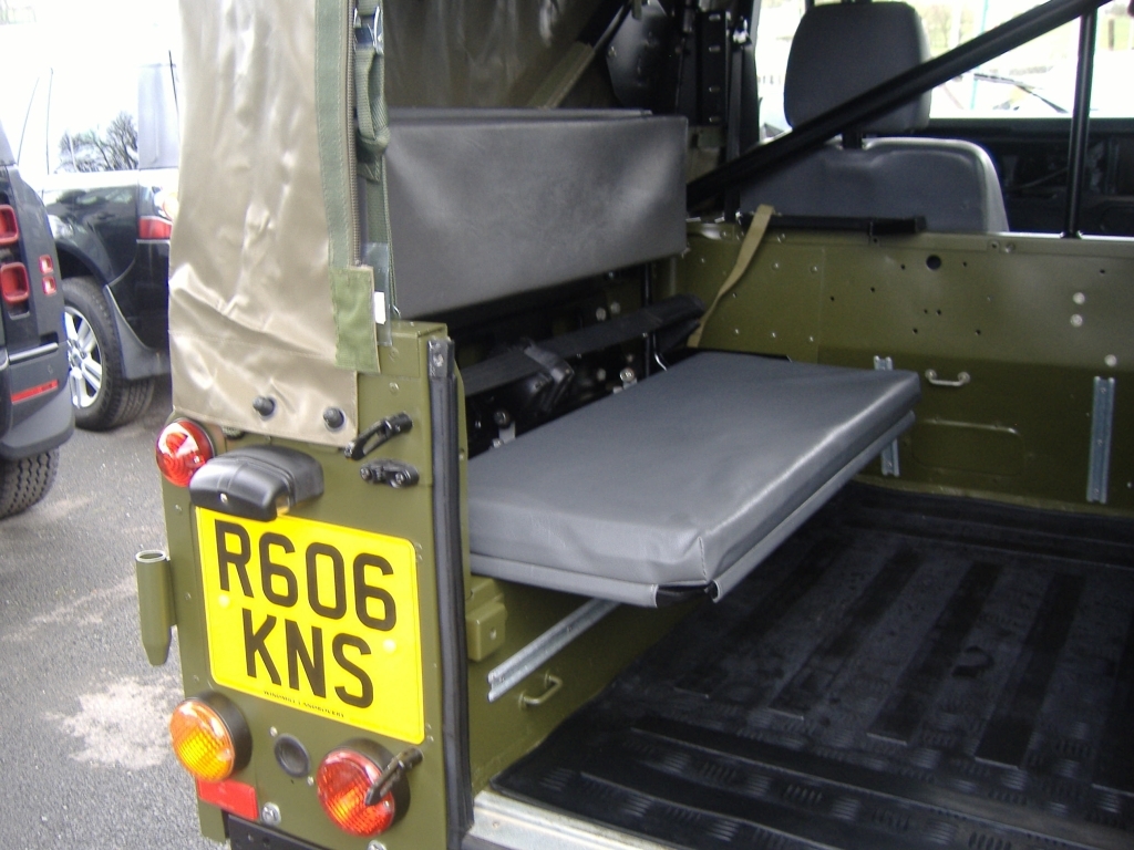 Land Rover Defender 90 2.5 90 Ht Tdi 111 Bhp Green #11