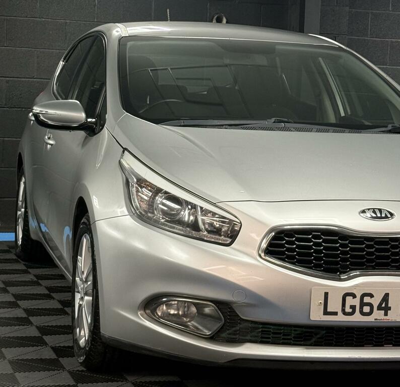 Kia Ceed 1.6 Crdi 2 Hatchback Euro 5 126 B Silver #4