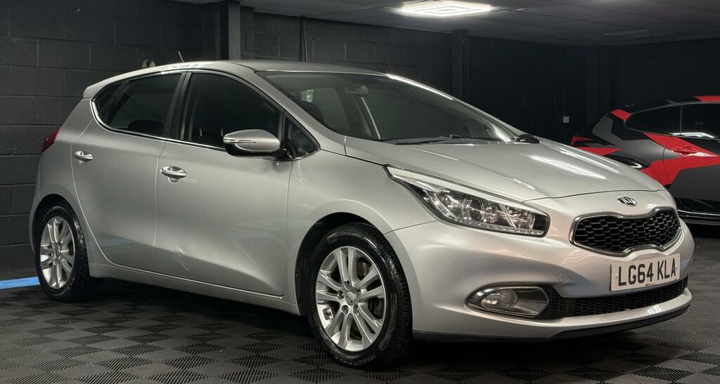 Kia Ceed 1.6 Crdi 2 Hatchback Euro 5 126 B Silver #3