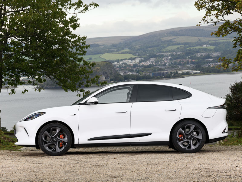 MG IM6 553Kw Launch Edition 100Kwh Awd White #4