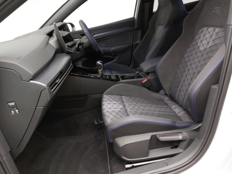 Volkswagen Golf 1.5 Tsi 150 Black Edition White #5