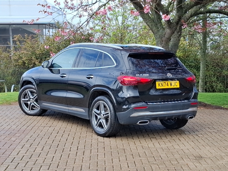 Mercedes-Benz GLA Class Gla 200 Amg Line Executive Black #2