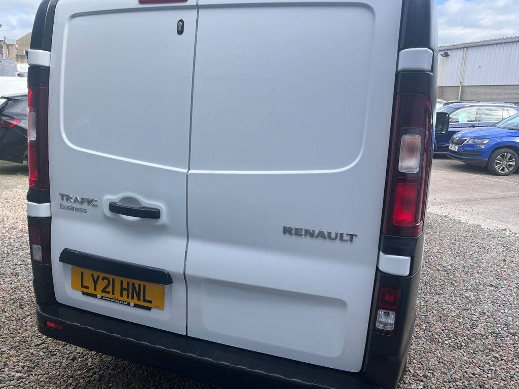 Renault Trafic 2L Business White #6