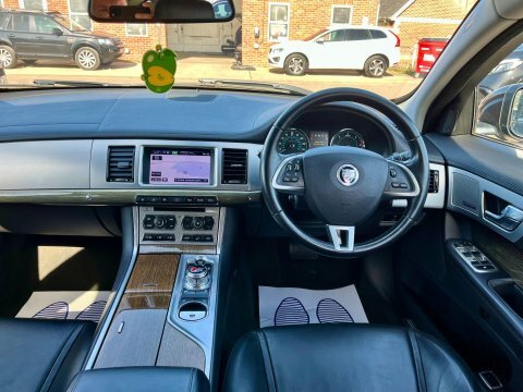 Jaguar XF 3.0D V6 Premium Grey #5