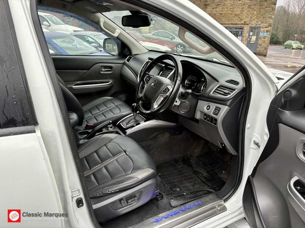 Mitsubishi L200 2.4 Di-d Dc Barbarian Pickup Double Cab White #2