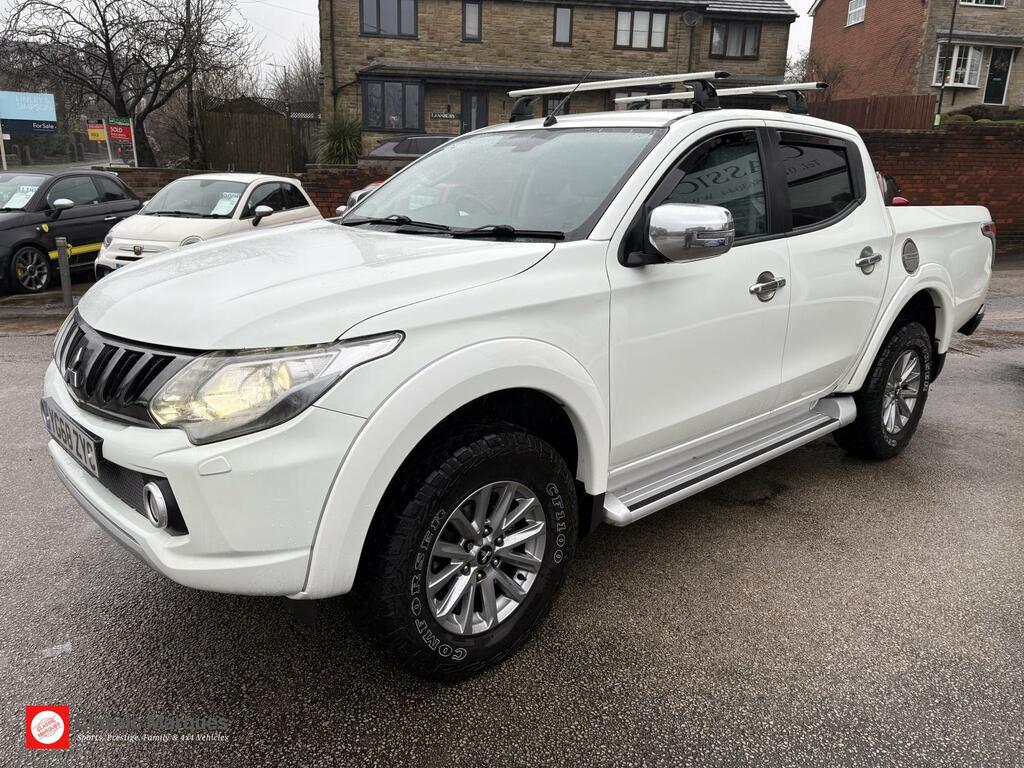 Mitsubishi L200 2.4 Di-d Dc Barbarian Pickup Double Cab White #4