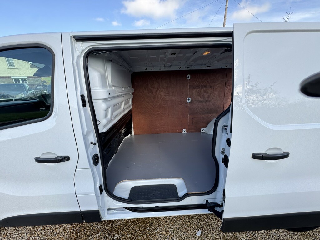 Renault Trafic 2.0 Ll30 Blue Dci 130 Business Panel Van My22 White #6