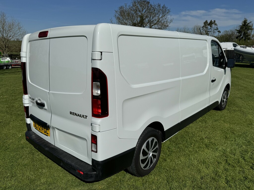 Renault Trafic 2.0 Ll30 Blue Dci 130 Business Panel Van My22 White #5