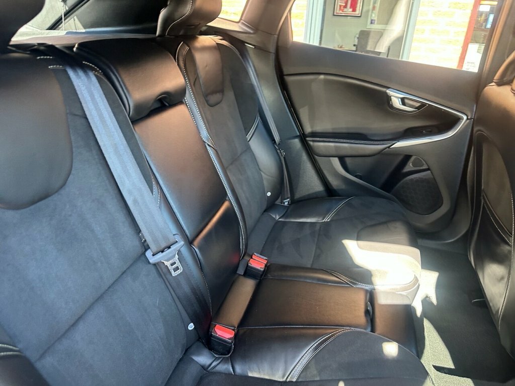Volvo V40 1.5L R-design Black #6