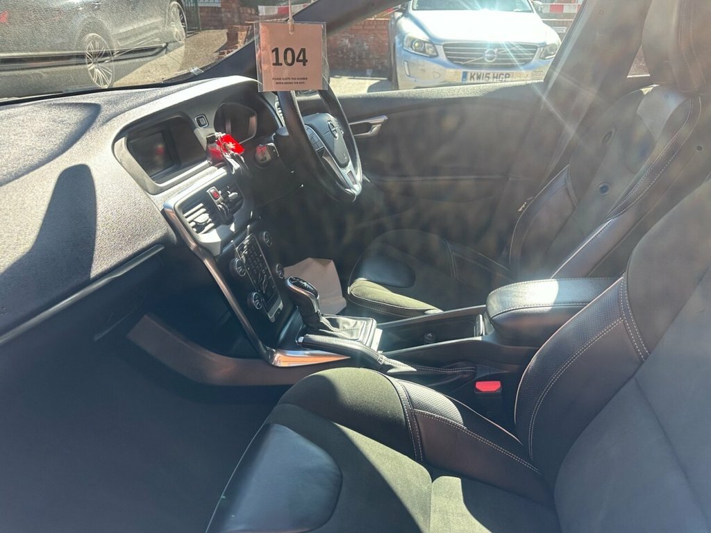 Volvo V40 1.5L R-design Black #5