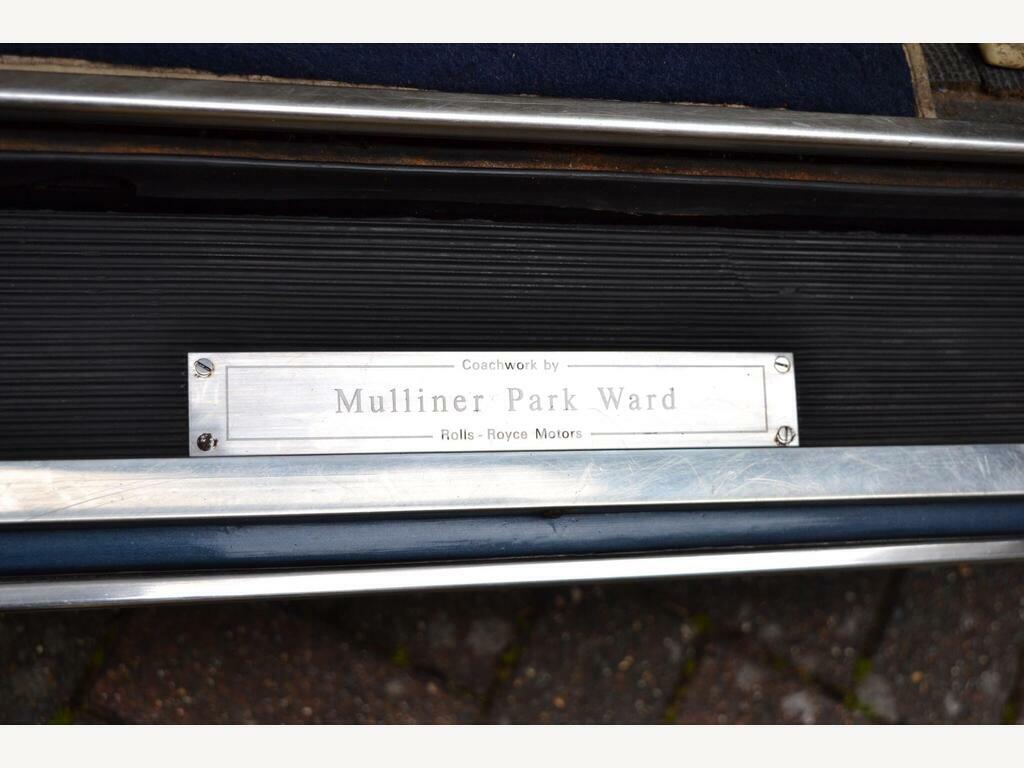 Rolls-Royce Corniche 6.8 Saloon Blue #6