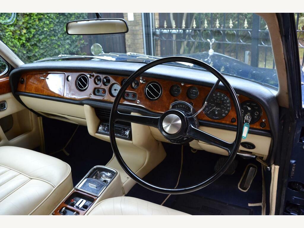 Rolls-Royce Corniche 6.8 Saloon Blue #5