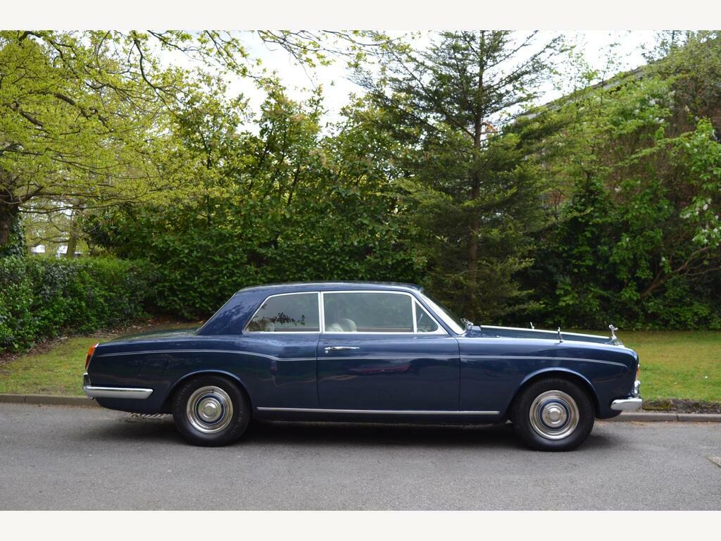 Rolls-Royce Corniche 6.8 Saloon Blue #2