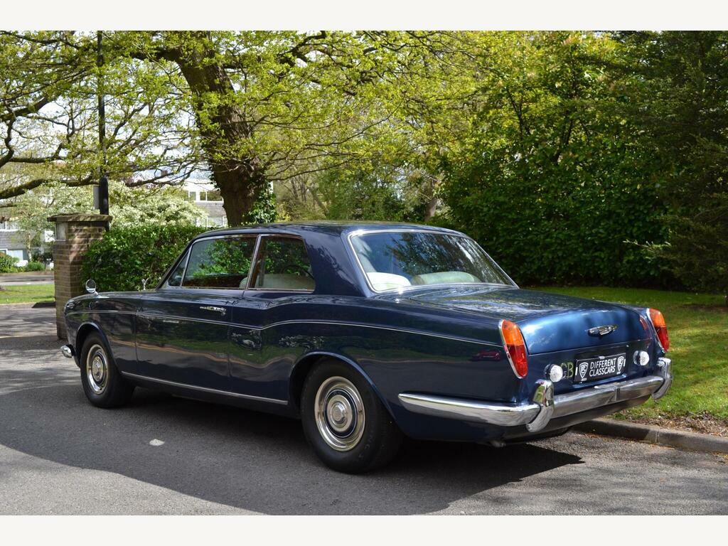 Rolls-Royce Corniche 6.8 Saloon Blue #4