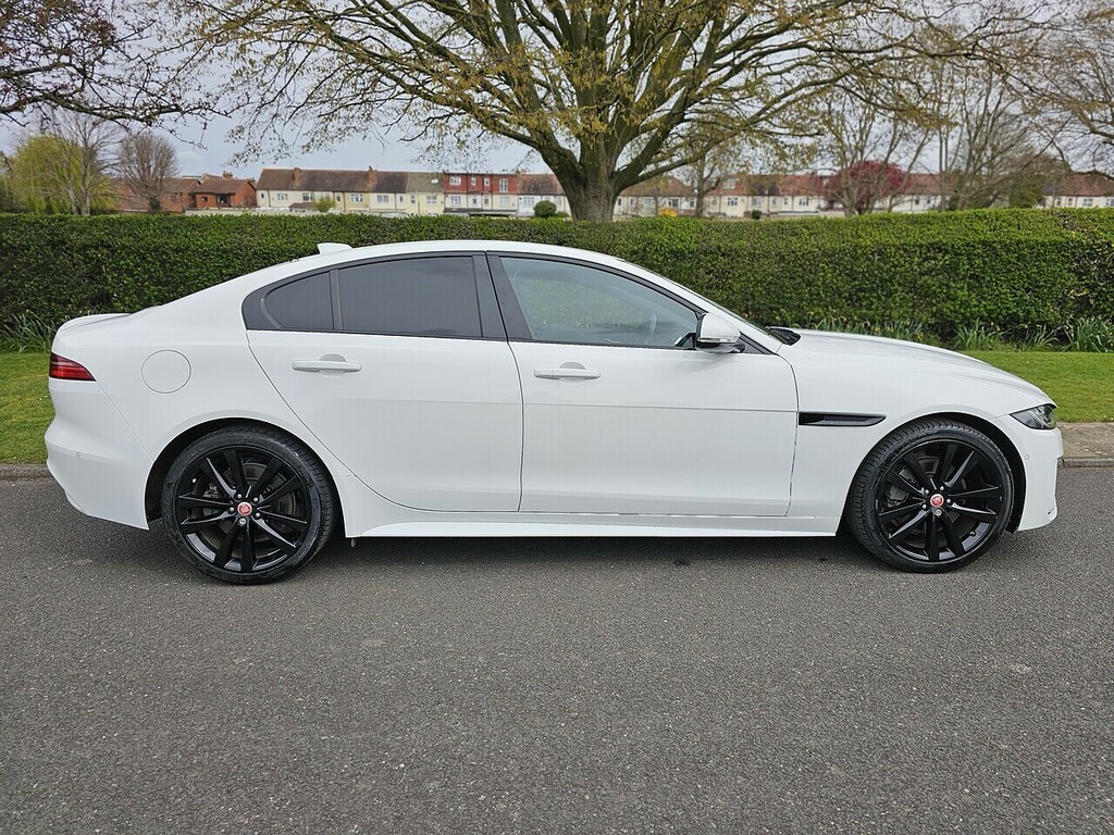 Jaguar XE D180 R-dynamic Se U3339 Ulez White #2