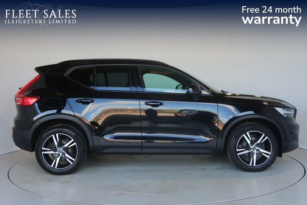 Volvo XC40 1.5L R-design Black #2