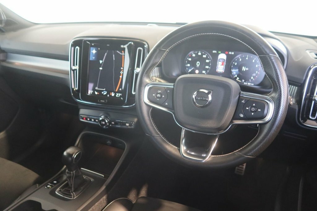 Volvo XC40 1.5L R-design Black #4