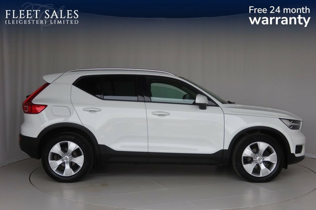 Volvo XC40 1.5L Momentum White #2