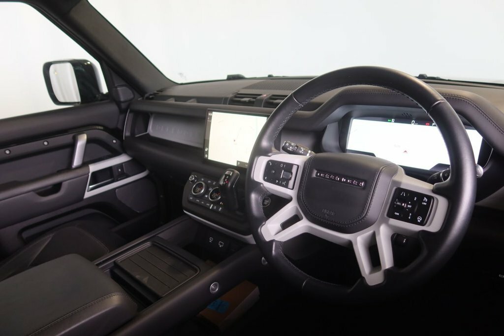 Land Rover Defender 3L X-dynamic Hse Black #4