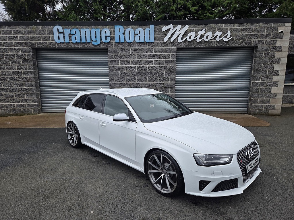 Audi RS4 U1894 White