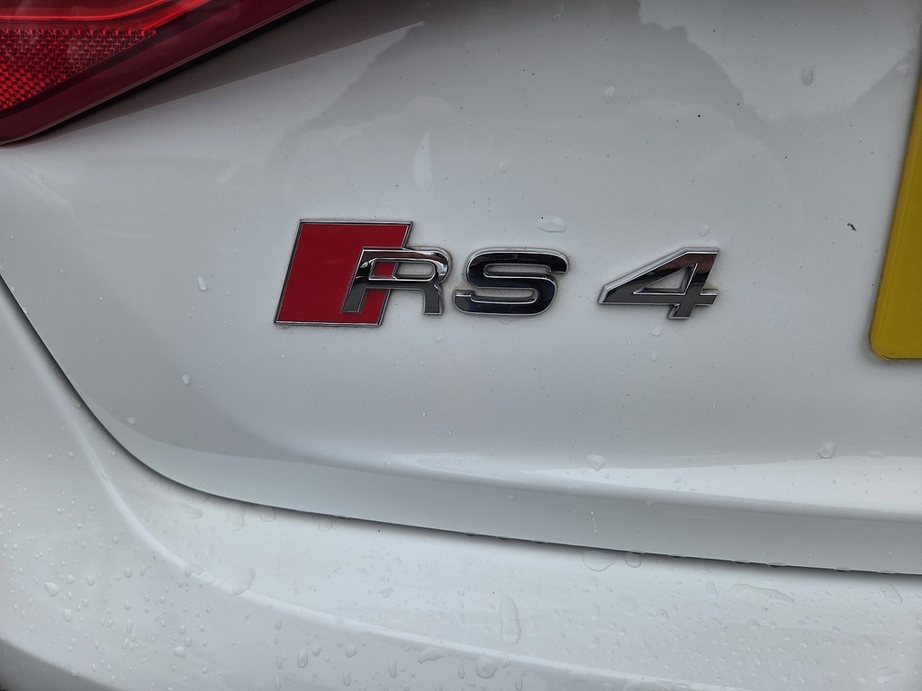 Audi RS4 U1894 White #5