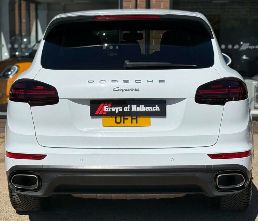 Porsche Cayenne -- White #5
