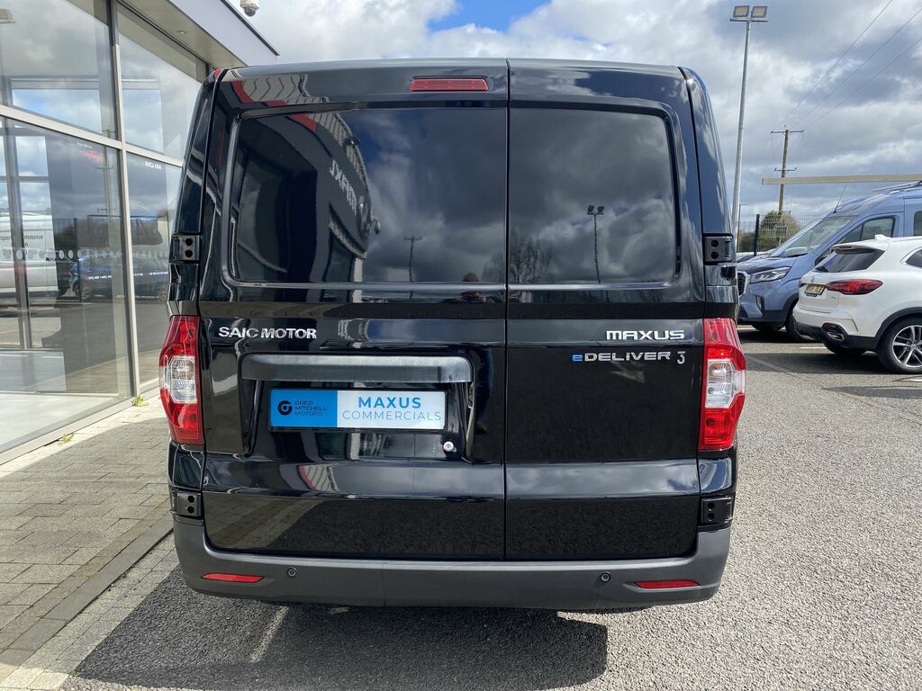 Maxus eDeliver 3 E L1 118Kw H1 50.2Kwh Black #6