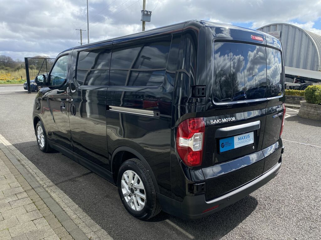 Maxus eDeliver 3 E L1 118Kw H1 50.2Kwh Black #5