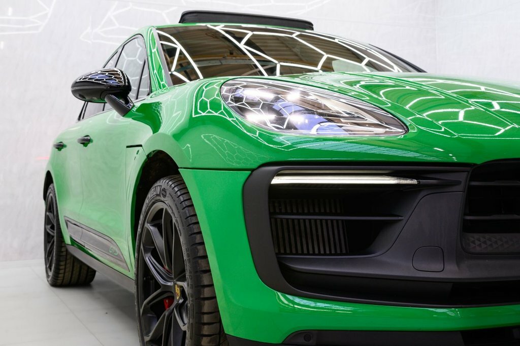 Porsche Macan 2.9L Gts Green #2