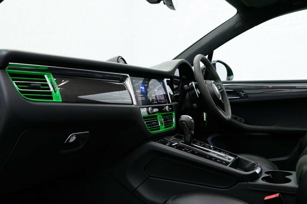 Porsche Macan 2.9L Gts Green #3