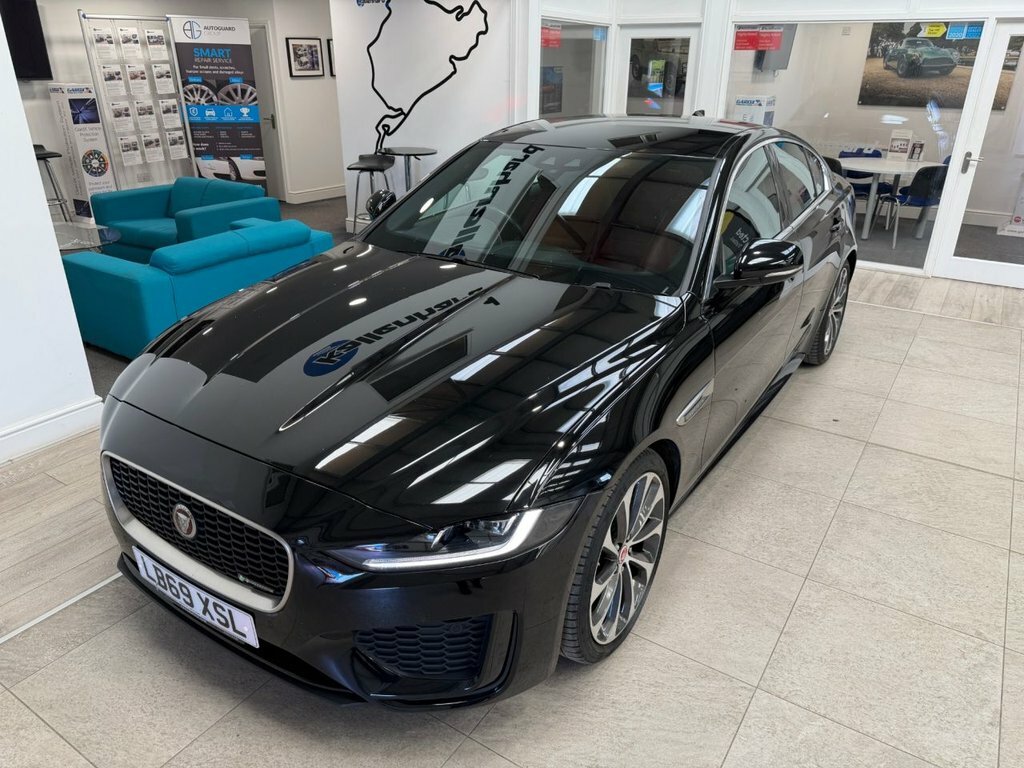 Jaguar XE 2L R-dynamic Hse Black #3