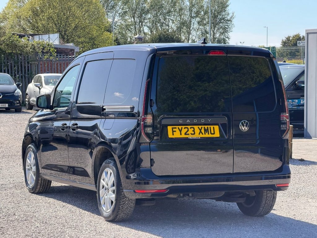 Volkswagen Caddy 2L Commerce Pro Black #4