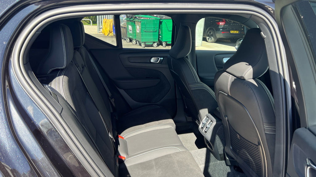 Volvo XC40 Xc40 2.0 B3p Plus Black Edition Black #6