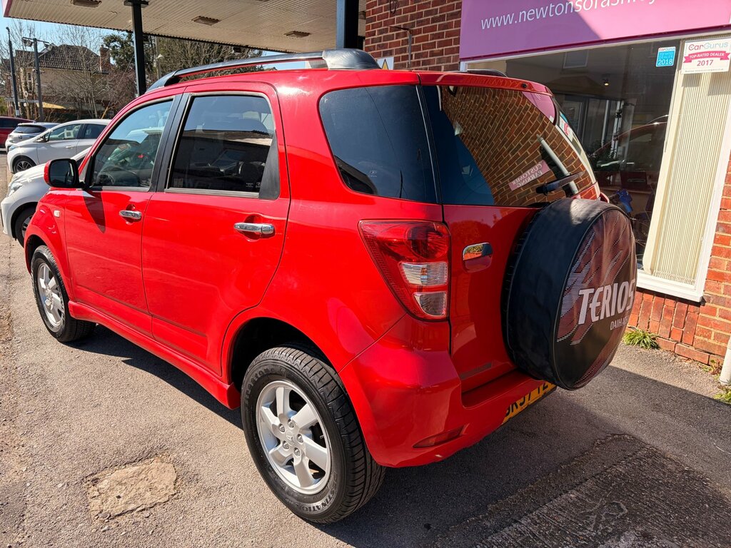 Daihatsu Terios 1.5 Se Suv 196 Gkm, 103 Bhp Red #6