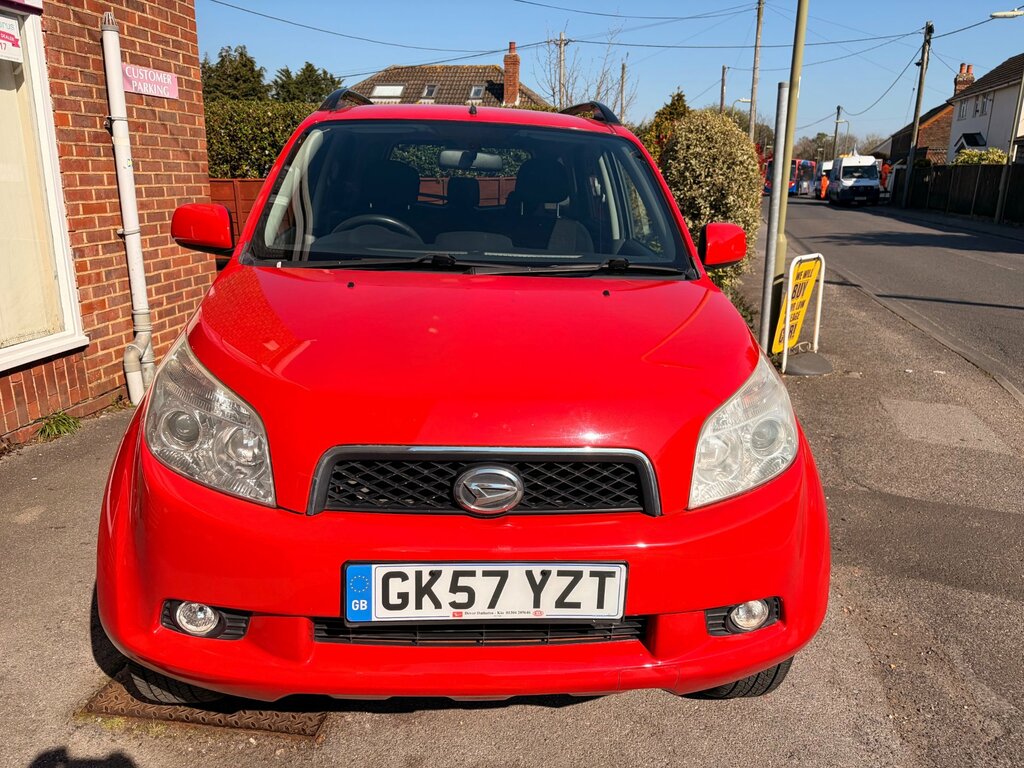 Daihatsu Terios 1.5 Se Suv 196 Gkm, 103 Bhp Red #3
