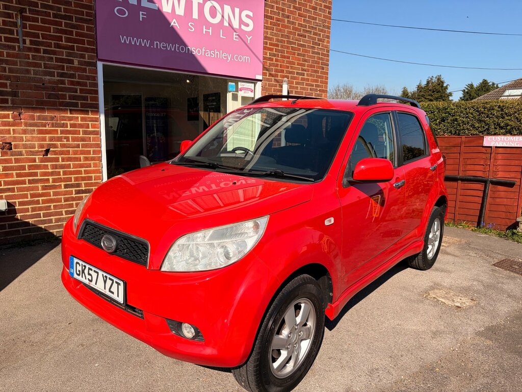 Daihatsu Terios 1.5 Se Suv 196 Gkm, 103 Bhp Red #5